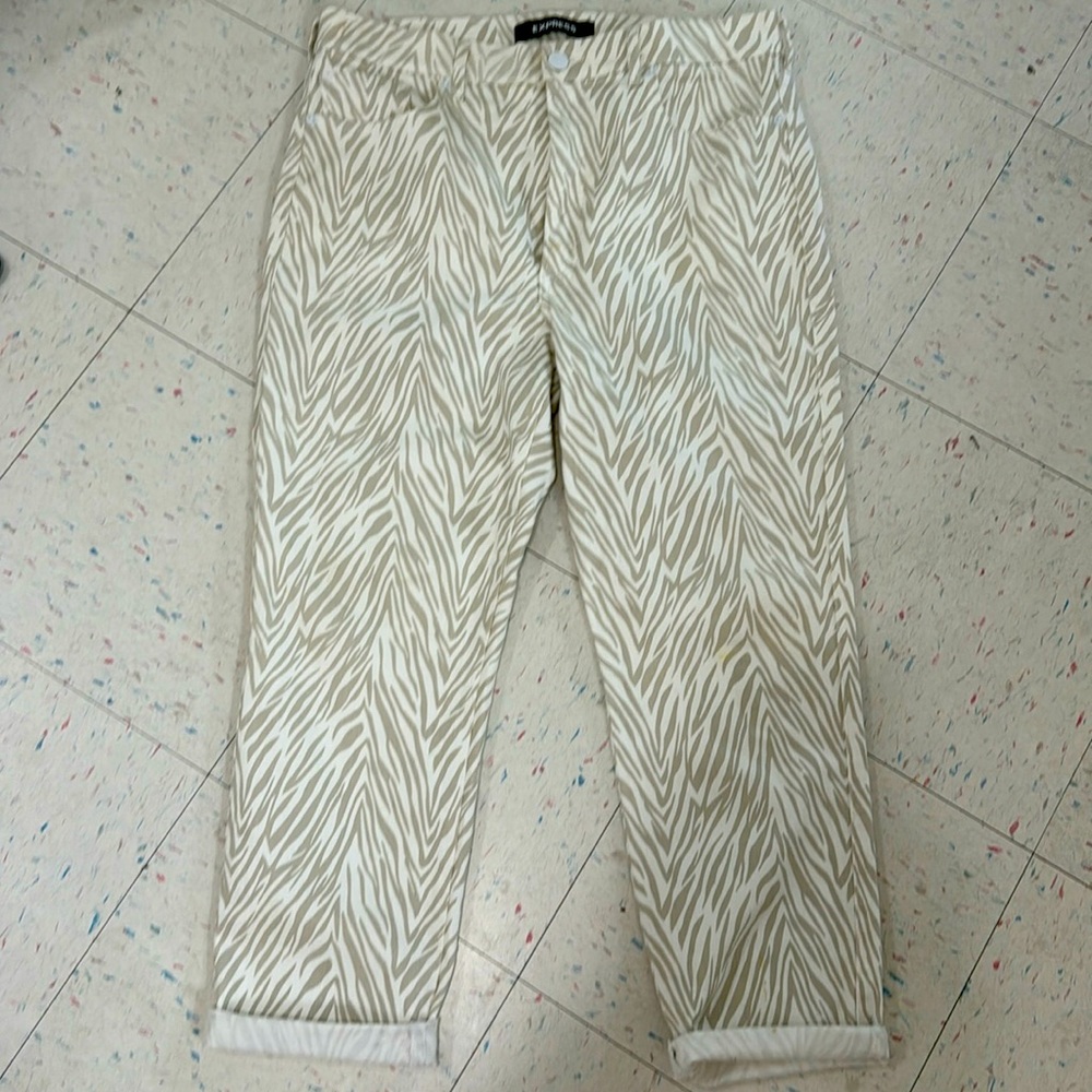 Express White/taupe animal print jeans NWOT